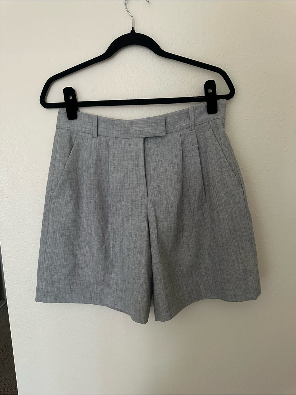 Abercrombie & Fitch Light Gray Tailored Pleat Front Shorts